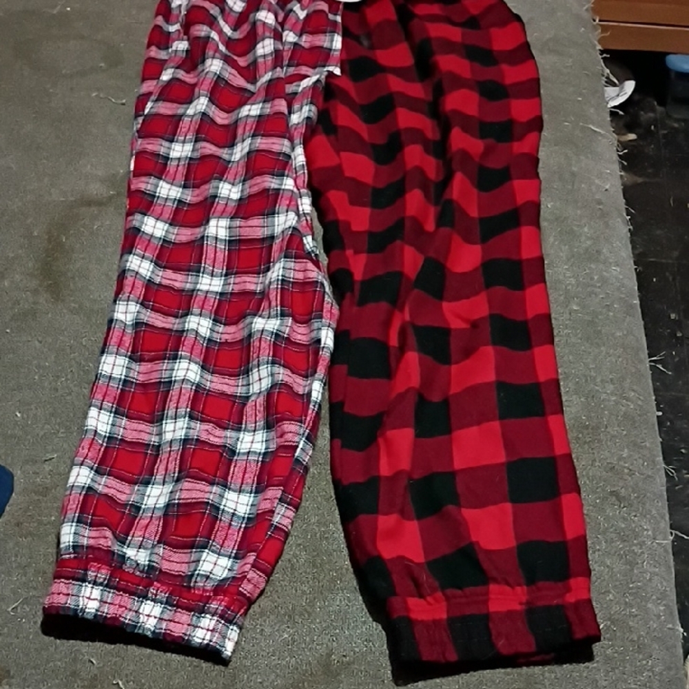Hollister Red and Black Plaid Pajama Pants Size Small-0552